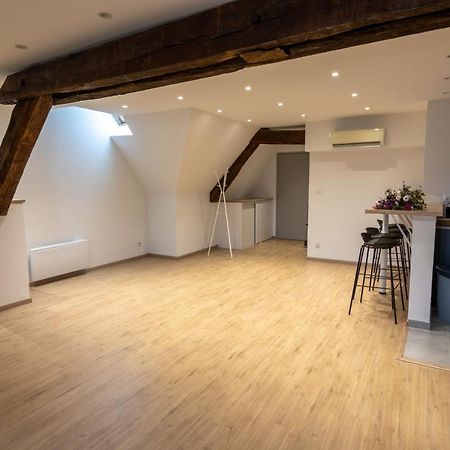 Magnifique Appartement Renove Dans Residence Saumur Exterior foto